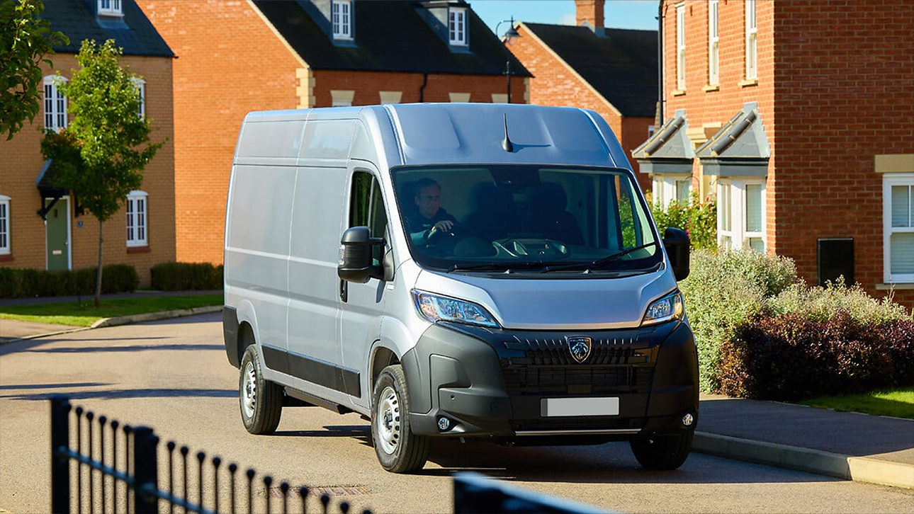 Peugeot Boxer Pro 335 L3H2 2.2 BlueHDI 140PS