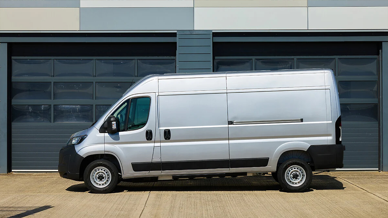 Peugeot Boxer Pro 335 L3H2 2.2 BlueHDI 140PS