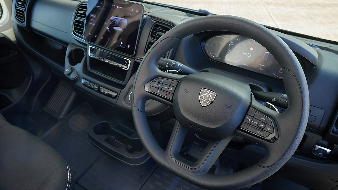 Peugeot Boxer Pro 335 L3H2 2.2 BlueHDI 140PS